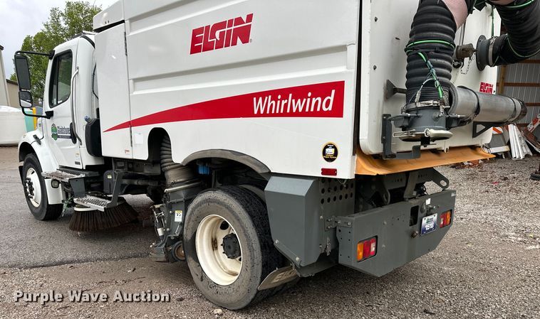 image for item NT9167 2015 Freightliner  M2 street sweeper truck
