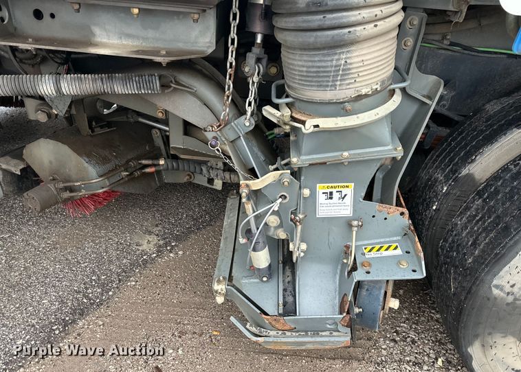 image for item NT9167 2015 Freightliner  M2 street sweeper truck