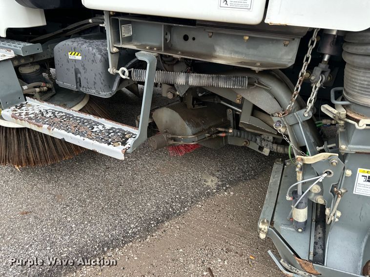 image for item NT9167 2015 Freightliner  M2 street sweeper truck