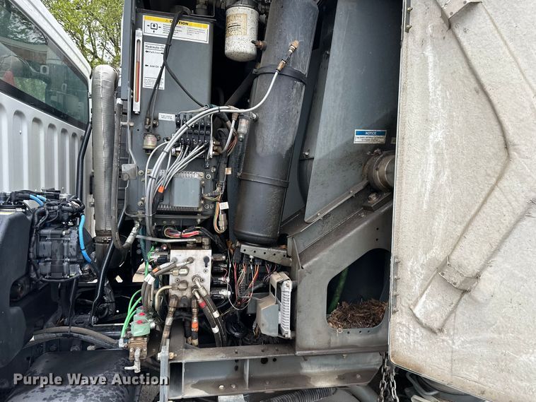 image for item NT9167 2015 Freightliner  M2 street sweeper truck