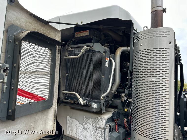 image for item NT9167 2015 Freightliner  M2 street sweeper truck