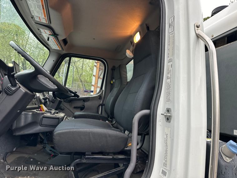 image for item NT9167 2015 Freightliner  M2 street sweeper truck