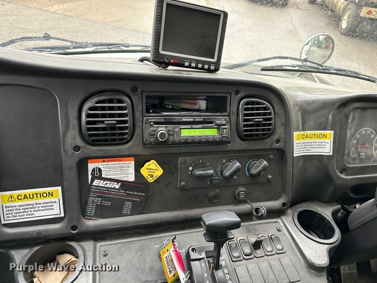 image for item NT9167 2015 Freightliner  M2 street sweeper truck