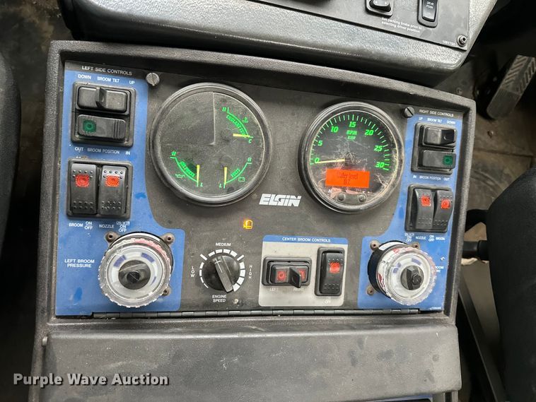 image for item NT9167 2015 Freightliner  M2 street sweeper truck