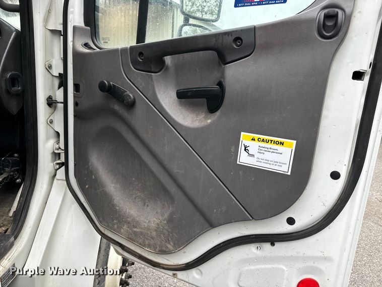 image for item NT9167 2015 Freightliner  M2 street sweeper truck