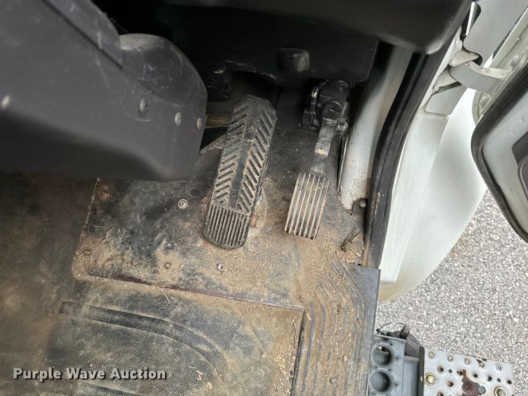 image for item NT9167 2015 Freightliner  M2 street sweeper truck
