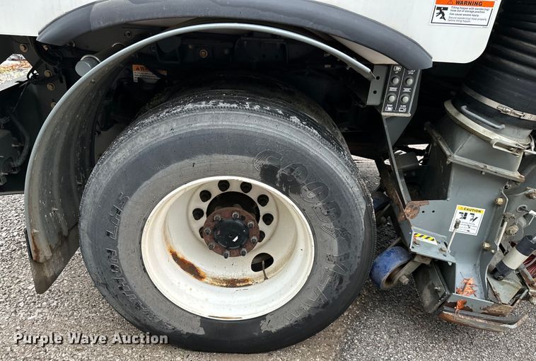 image for item NT9167 2015 Freightliner  M2 street sweeper truck