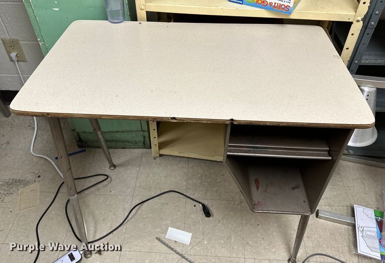 image for item NW9500 Office equipment 