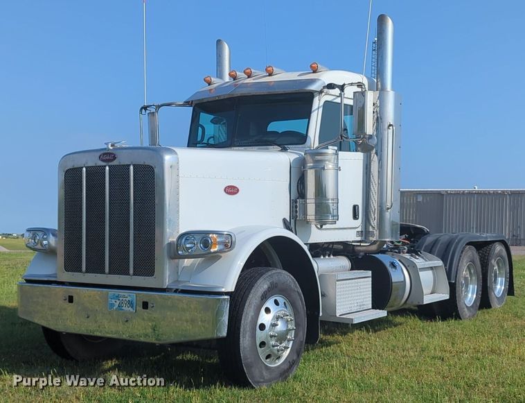 image for item NZ9698 2024 Peterbilt 389 semi truck