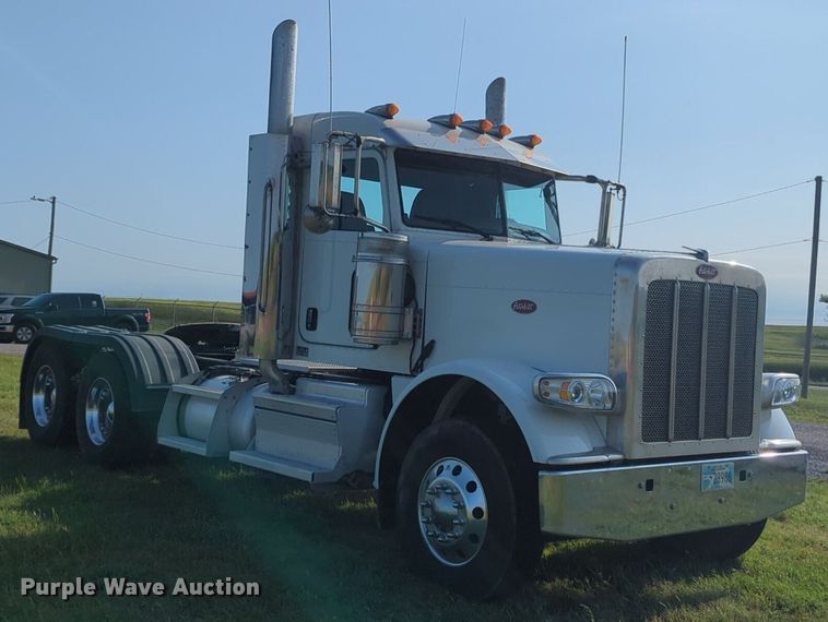 image for item NZ9698 2024 Peterbilt 389 semi truck