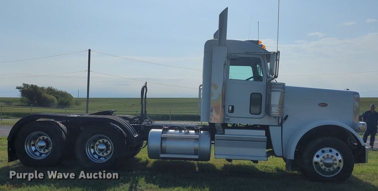 image for item NZ9698 2024 Peterbilt 389 semi truck