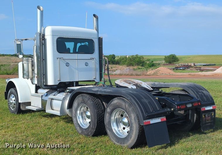 image for item NZ9698 2024 Peterbilt 389 semi truck