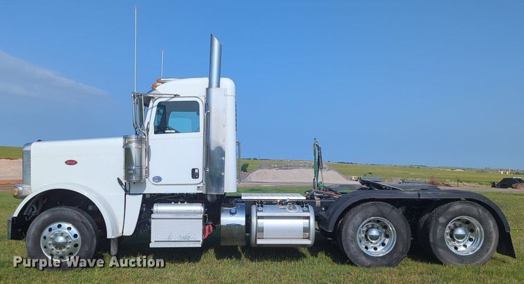 image for item NZ9698 2024 Peterbilt 389 semi truck