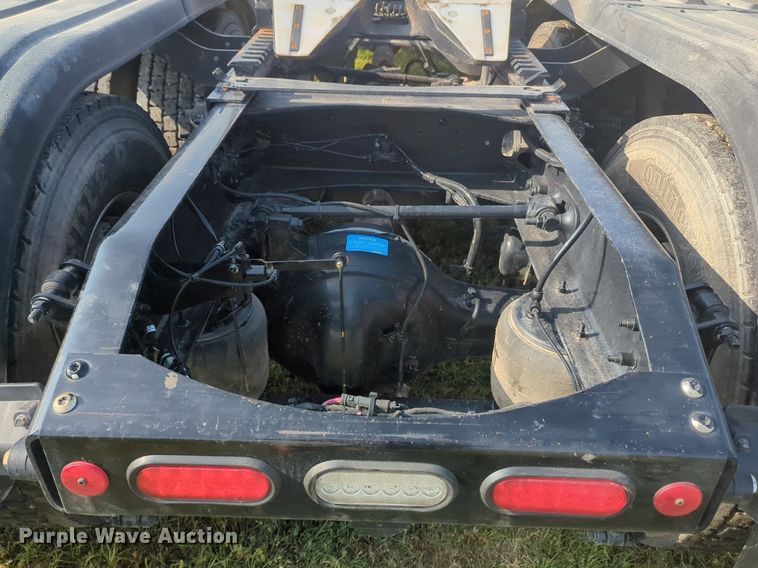 image for item NZ9698 2024 Peterbilt 389 semi truck