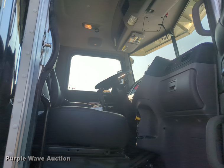 image for item NZ9698 2024 Peterbilt 389 semi truck