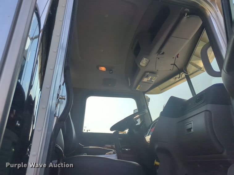 image for item NZ9698 2024 Peterbilt 389 semi truck