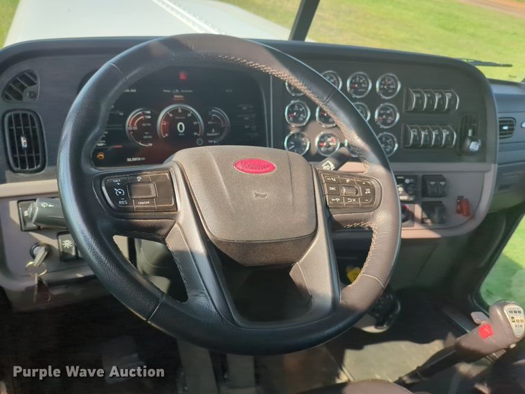 image for item NZ9698 2024 Peterbilt 389 semi truck