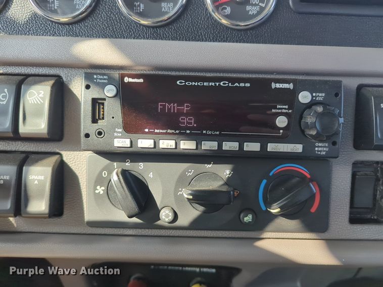 image for item NZ9698 2024 Peterbilt 389 semi truck