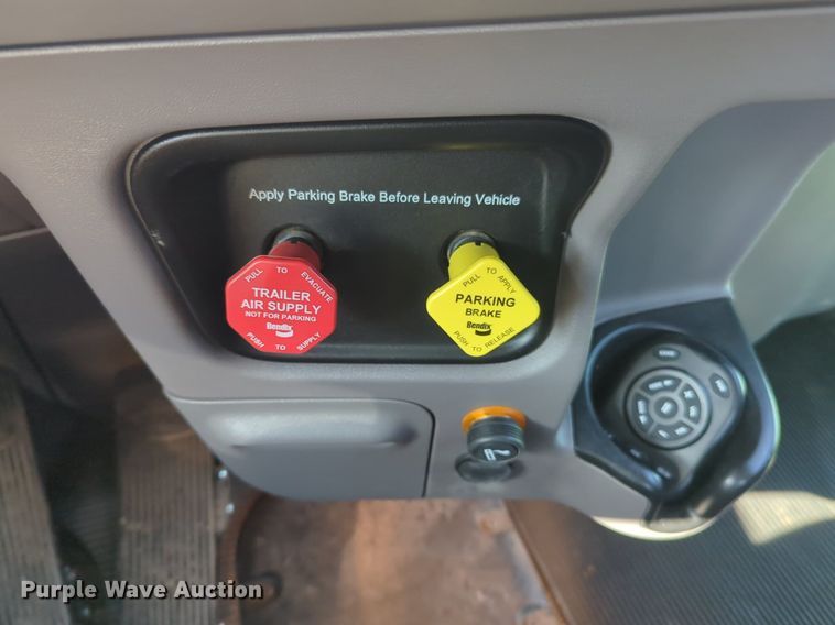 image for item NZ9698 2024 Peterbilt 389 semi truck