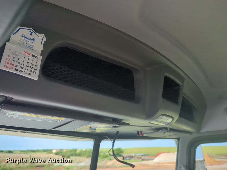 image for item NZ9698 2024 Peterbilt 389 semi truck