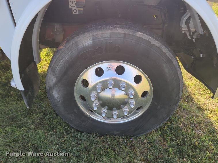 image for item NZ9698 2024 Peterbilt 389 semi truck