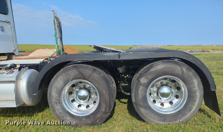 image for item NZ9698 2024 Peterbilt 389 semi truck