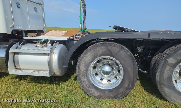 image for item NZ9698 2024 Peterbilt 389 semi truck