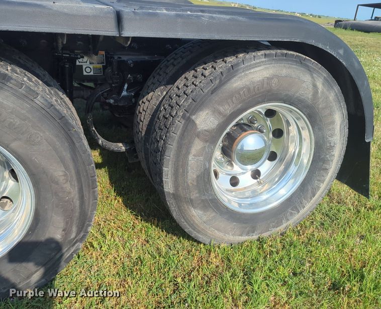 image for item NZ9698 2024 Peterbilt 389 semi truck