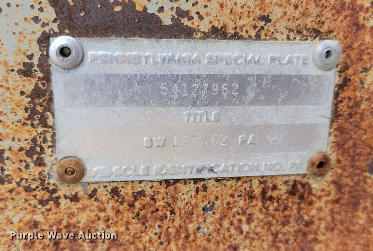 image for item NZ9777 1996 Hallmark enclosed cargo trailer