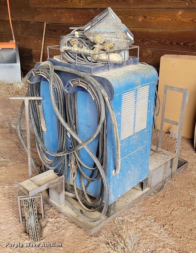 image for item NZ9783 Miller 320A/BP welder