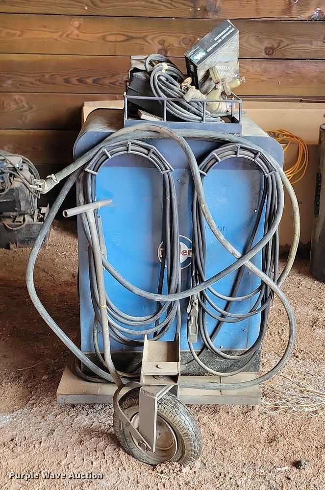 image for item NZ9783 Miller 320A/BP welder