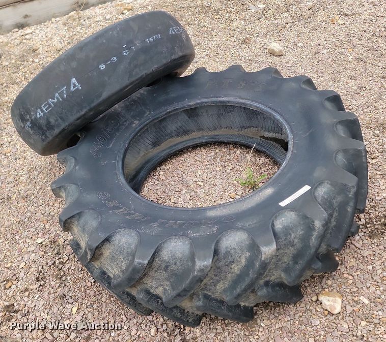 image for item NZ9789 (2) tires