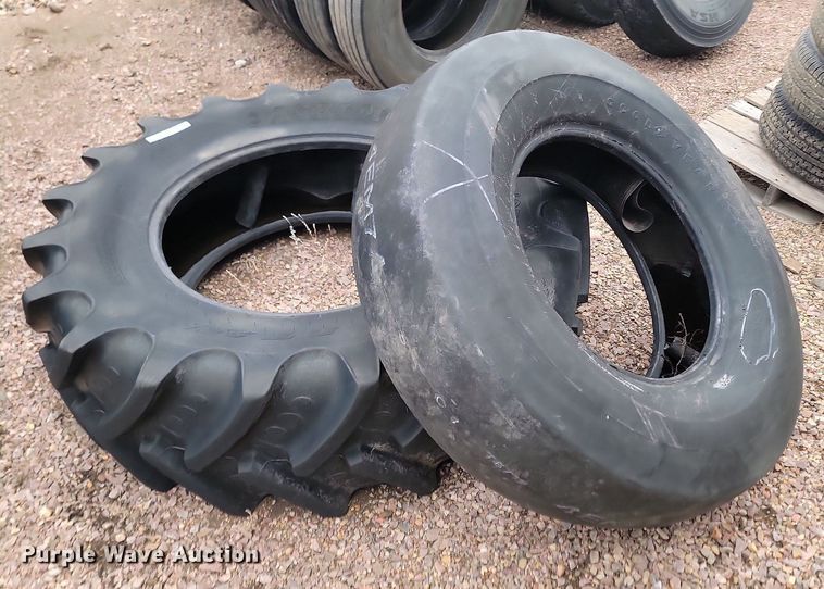 image for item NZ9789 (2) tires