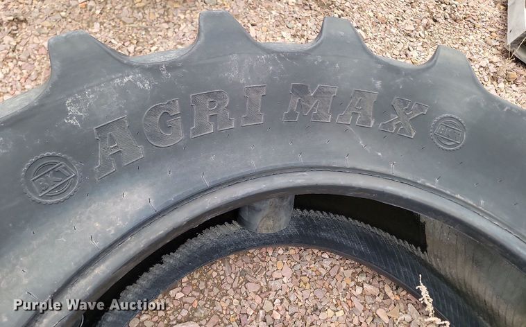 image for item NZ9789 (2) tires
