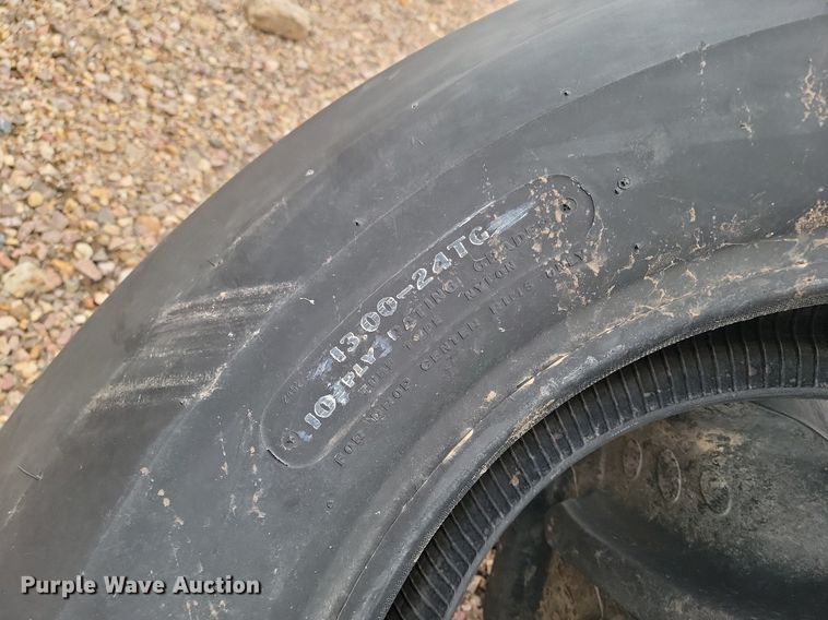 image for item NZ9789 (2) tires