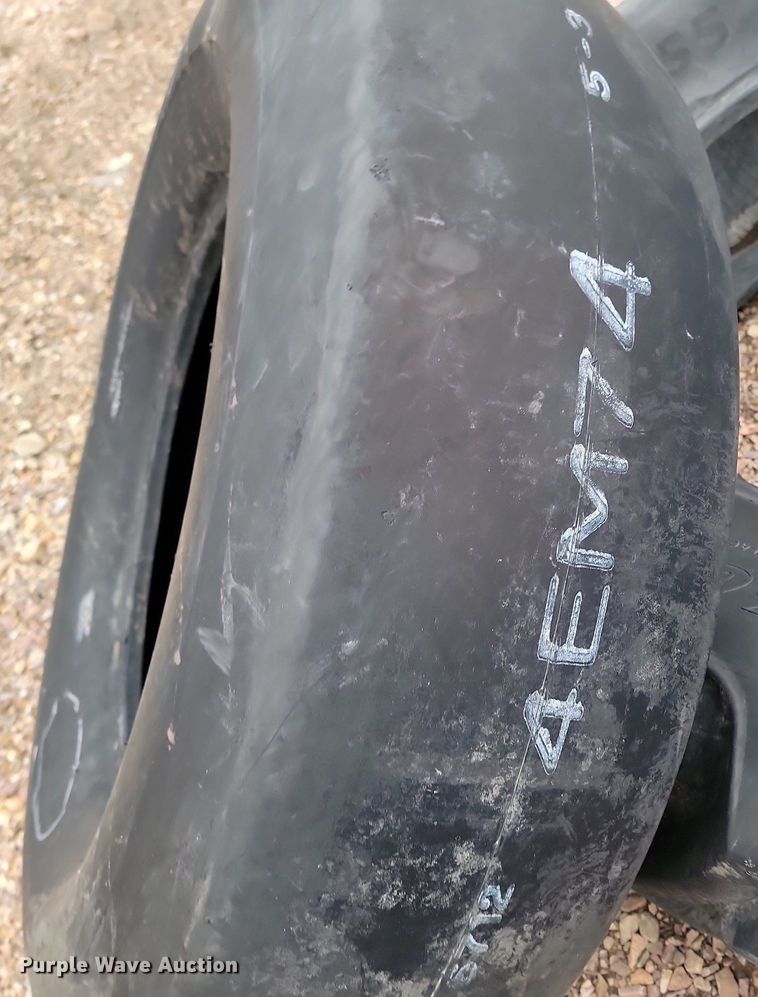 image for item NZ9789 (2) tires