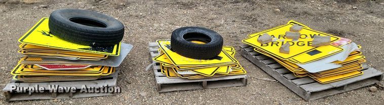 image for item NZ9799 Approximately 75 traffic signs