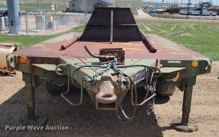 image for item NZ9807 1991 D&S Mfg. CO M1061A1 equipment trailer
