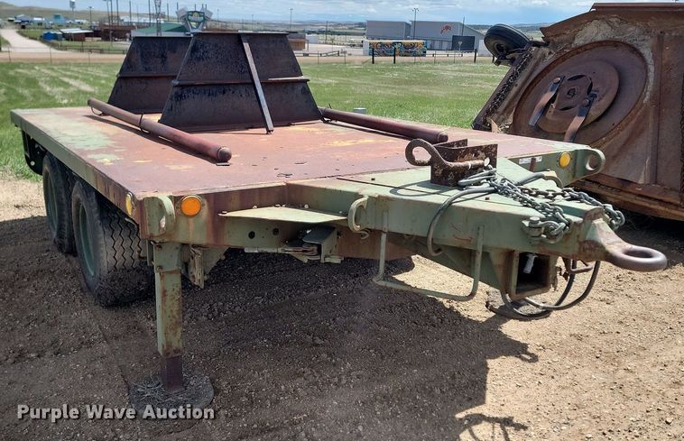image for item NZ9807 1991 D&S Mfg. CO M1061A1 equipment trailer