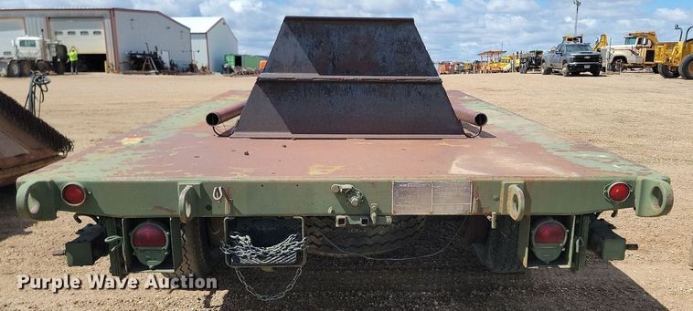 image for item NZ9807 1991 D&S Mfg. CO M1061A1 equipment trailer