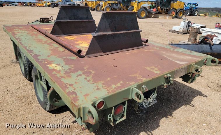 image for item NZ9807 1991 D&S Mfg. CO M1061A1 equipment trailer
