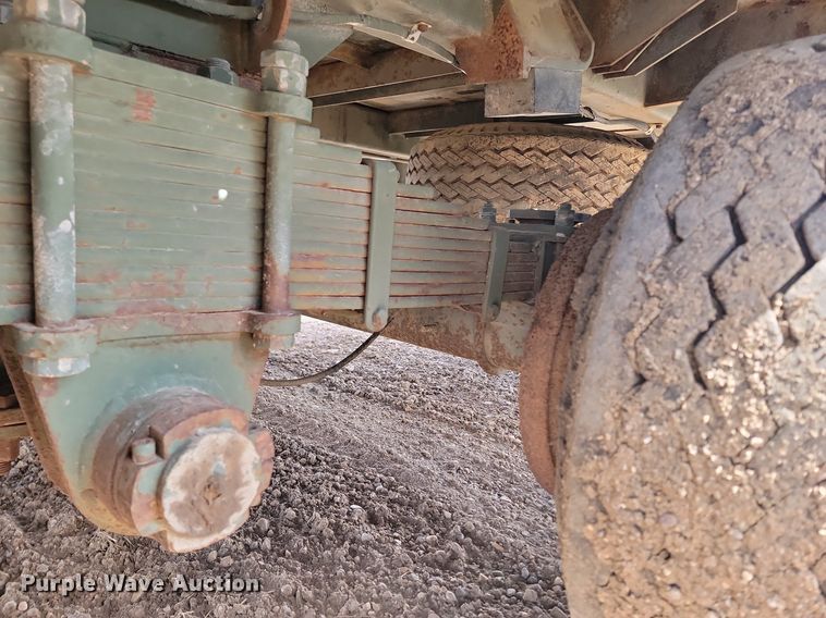 image for item NZ9807 1991 D&S Mfg. CO M1061A1 equipment trailer