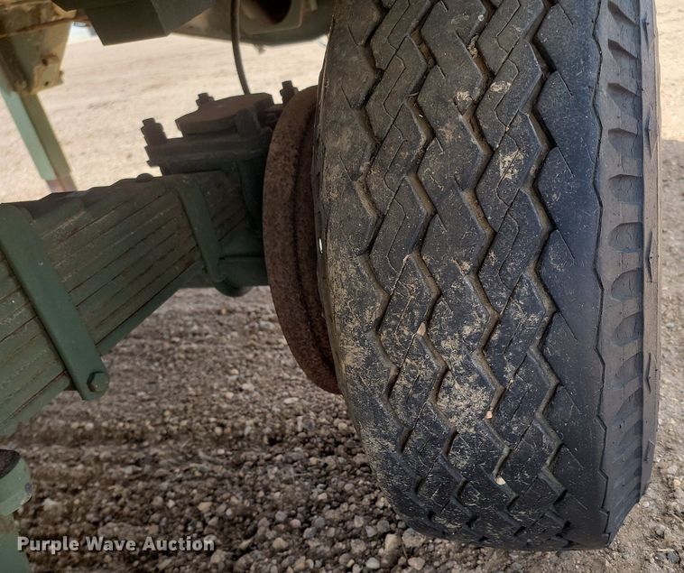 image for item NZ9807 1991 D&S Mfg. CO M1061A1 equipment trailer