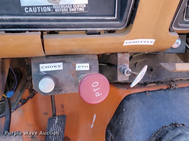 image for item NZ9809 1980 Ford  F700 fuel truck