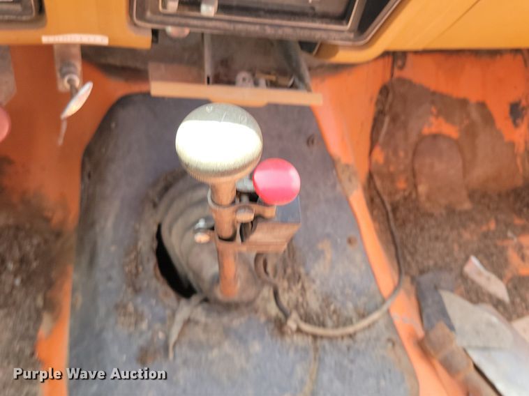 image for item NZ9809 1980 Ford  F700 fuel truck