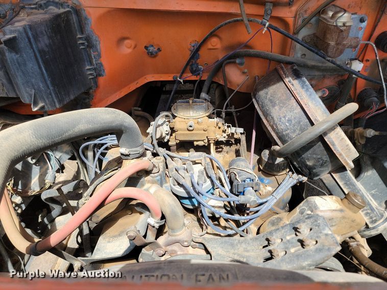 image for item NZ9809 1980 Ford  F700 fuel truck