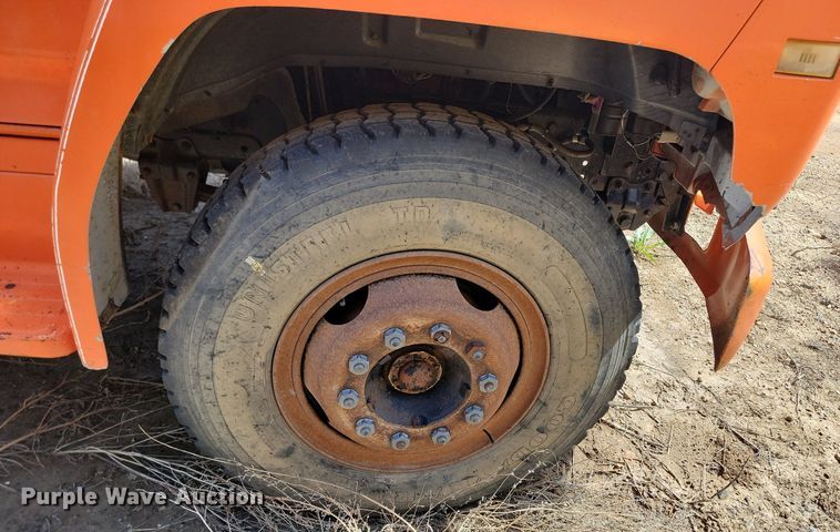 image for item NZ9809 1980 Ford  F700 fuel truck