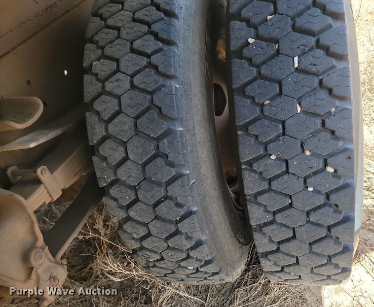 image for item NZ9809 1980 Ford  F700 fuel truck