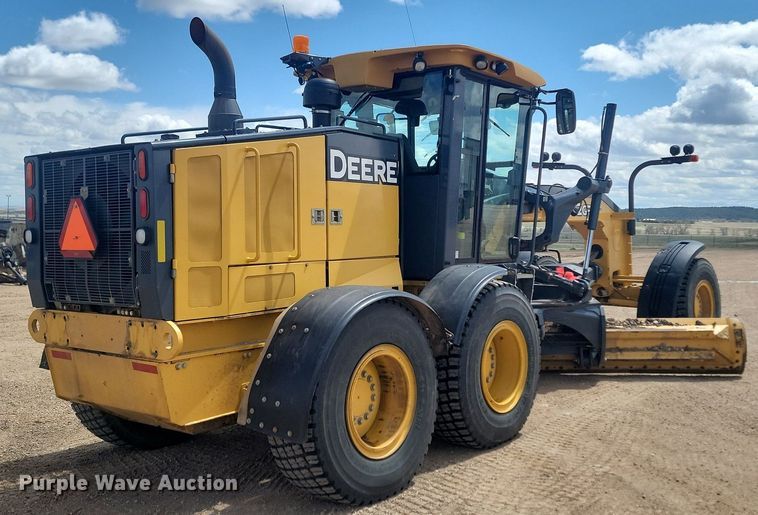 image for item NZ9810 2013 John Deere 772GP motor grader