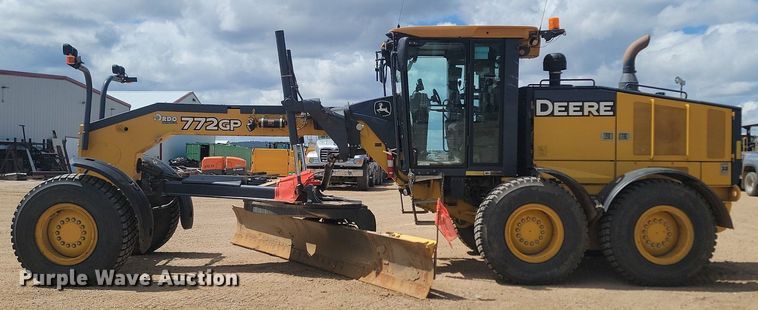 image for item NZ9810 2013 John Deere 772GP motor grader